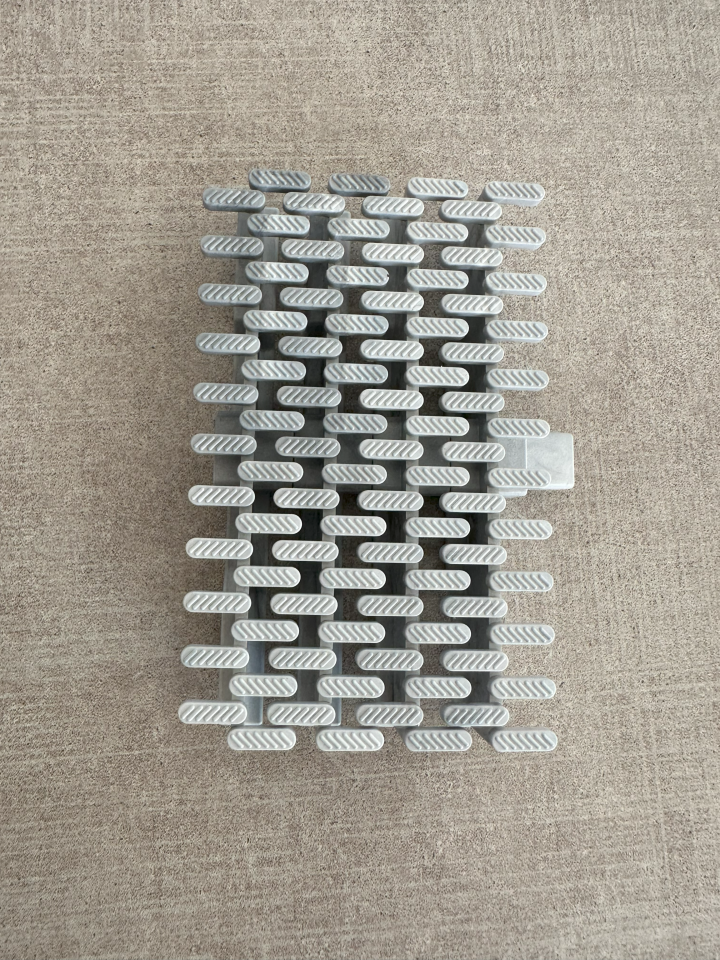 Tırnaklı Tip 1. sınıf Plastikten Havuz Izgarası